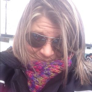 Meet your Posher, Leslie